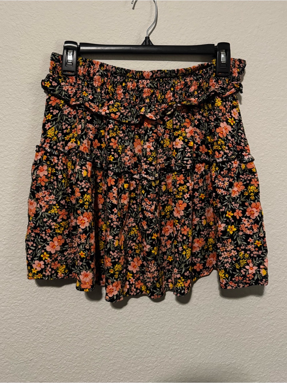 American Eagle floral mini skirt